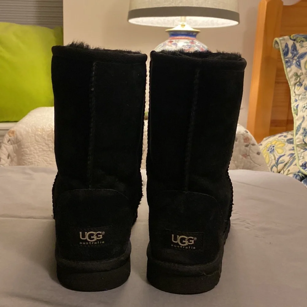 UGG Classic Boots Sz 8 Black, EUC, Authentic. UGGS - Picture 4 of 11